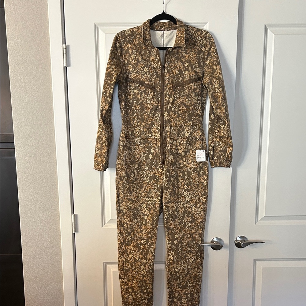 NEW LISTING!! NWT FREE PEOPLE FLORAL BROWN JUMPSUIT